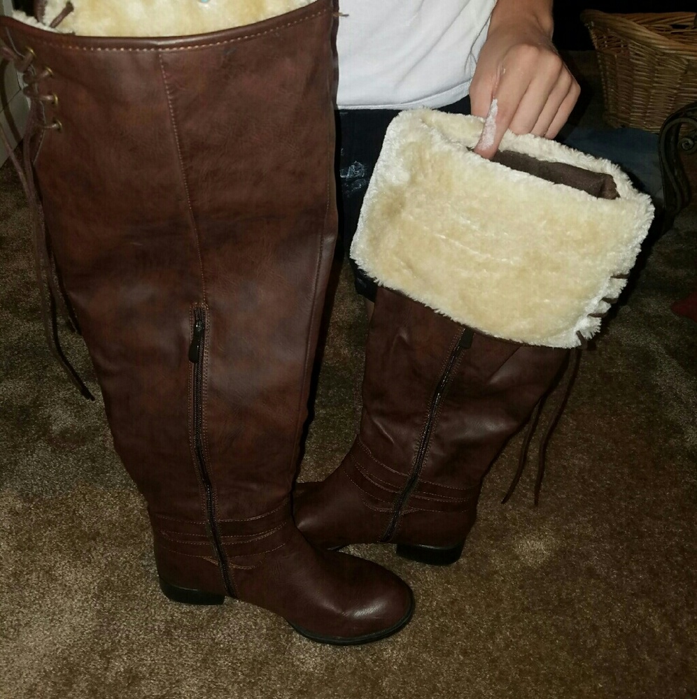 Brown fur stylish *USED TWICE* boots